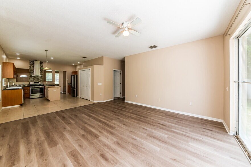 Building Photo - 12336 Hollybush Terrace