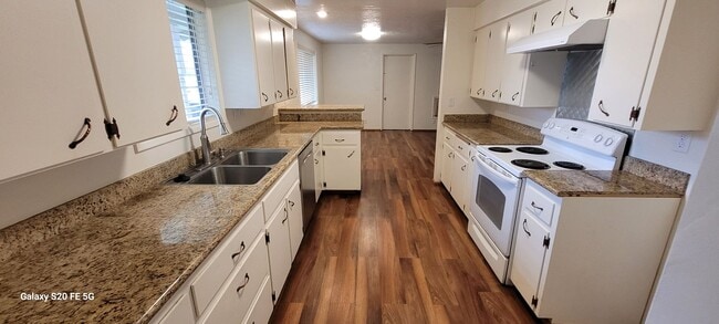 Building Photo - Beautiful Spacious Home for Rent