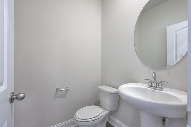 Building Photo - New Townhome in a prime location in Gallatin