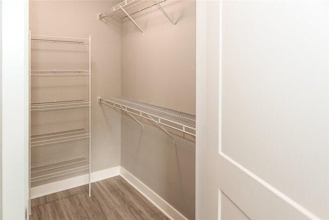 Building Photo - 807 New Terrace Ln