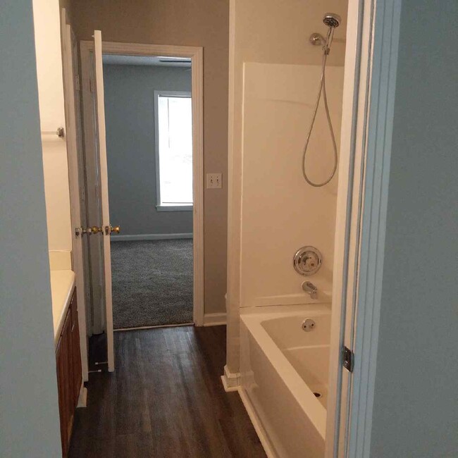 Building Photo - 748 Holder Dr