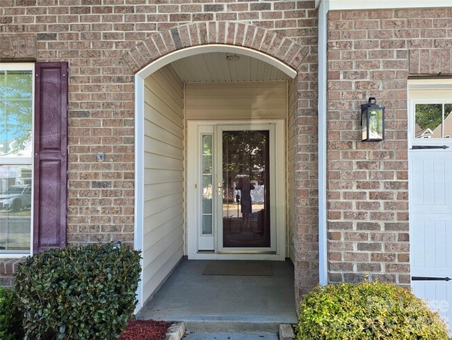 Building Photo - 5021 Kinross Ln