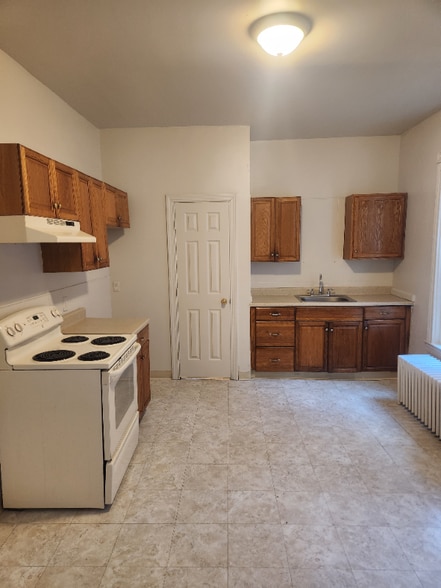 Building Photo - 56 Green St