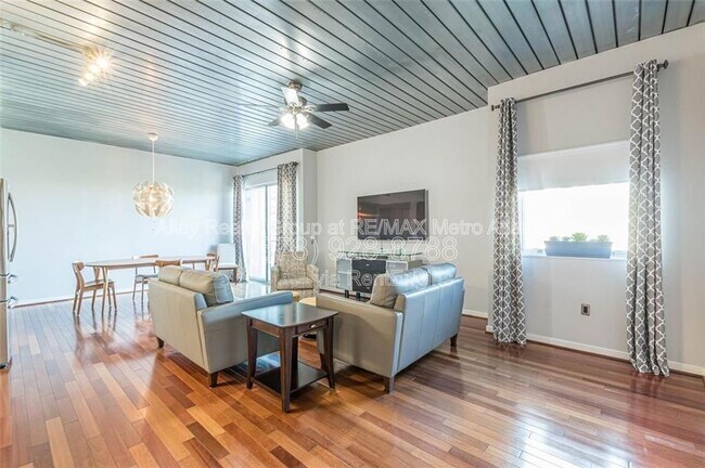 Building Photo - 620 Glen Iris Dr NE