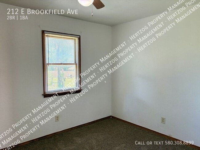 Building Photo - 212 E Brookfield Ave