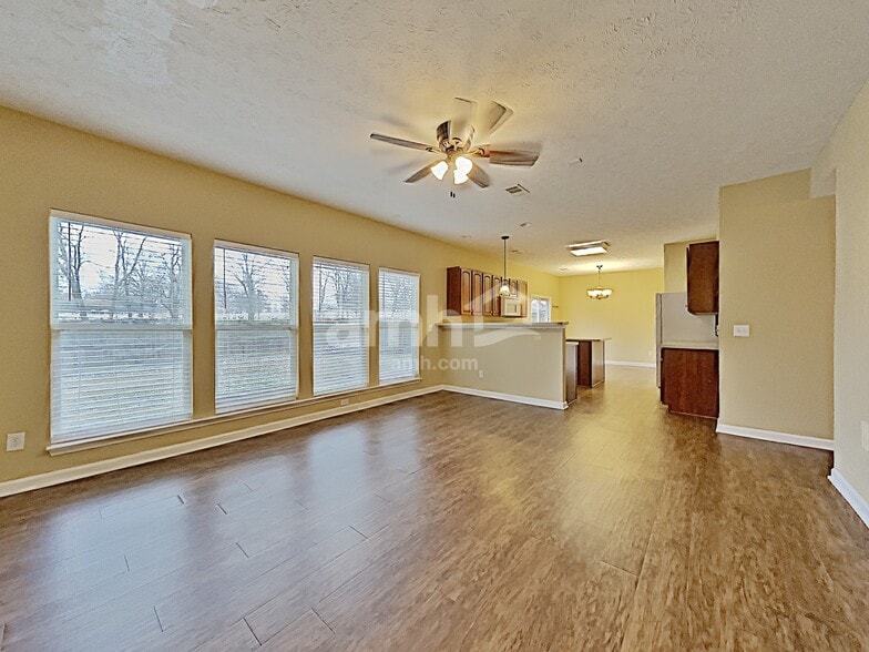 Building Photo - 226 Vintage Cir