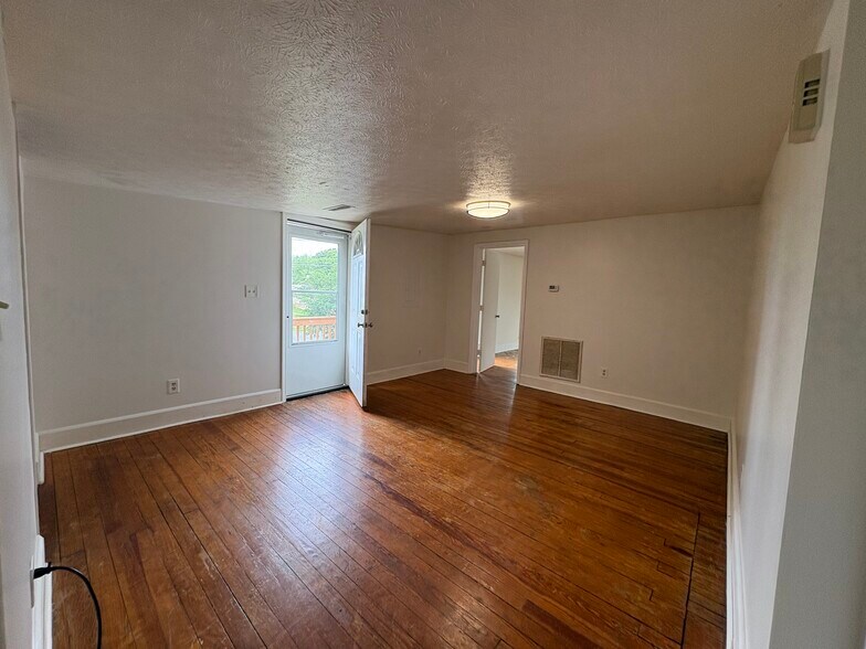 Living Room - 481 Midgett Farm Rd