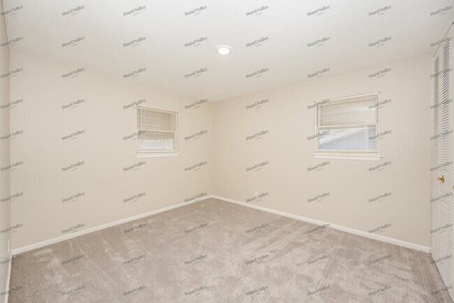 Building Photo - 6347 Edgehurst Dr