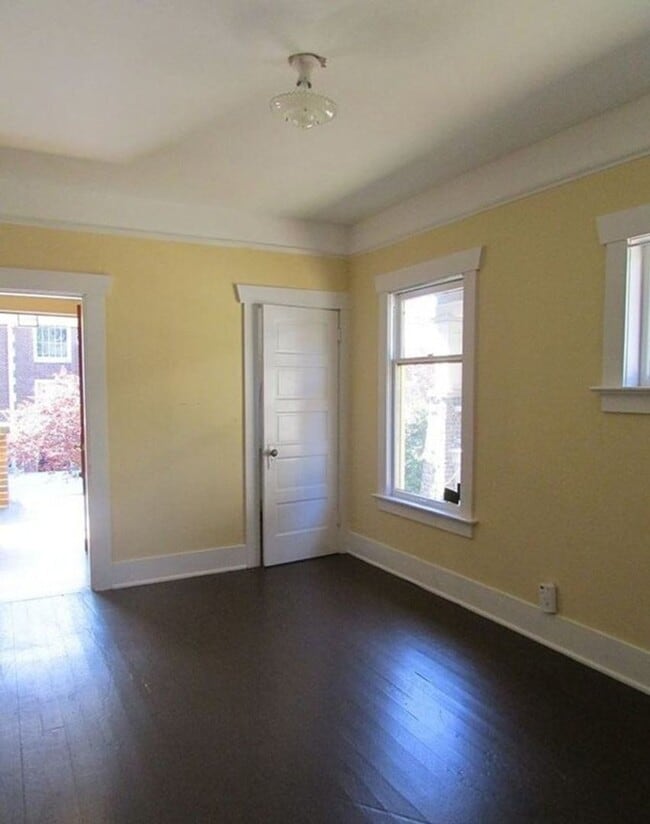 Building Photo - Beautiful 4-Bedroom Home in the Heart of Wallingford