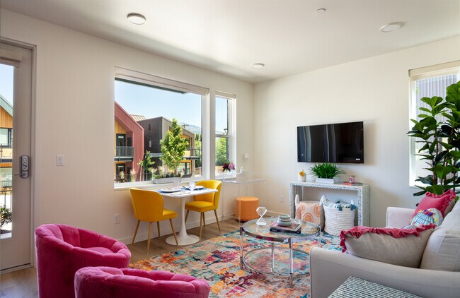 Building Photo - 168 Garfield St