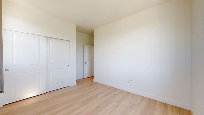 Building Photo - 1605 Rose Clover St