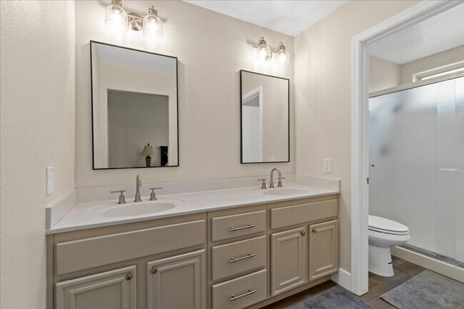 Building Photo - Beautifully Updated 2bd Sun City Summerlin Home with Resort-Style Amenities