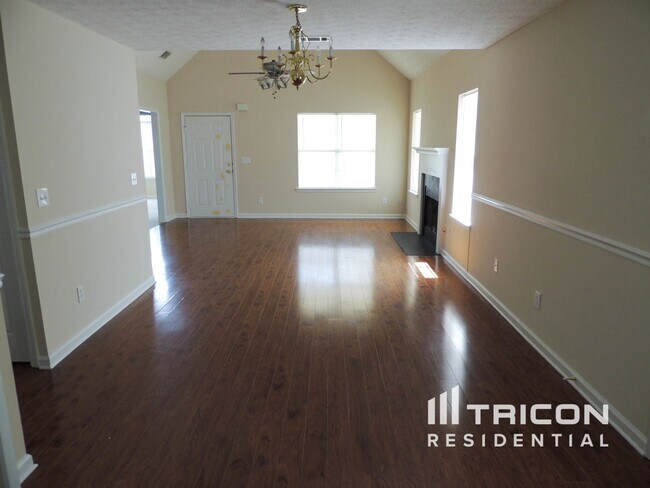 Building Photo - 99 Floresta Dr