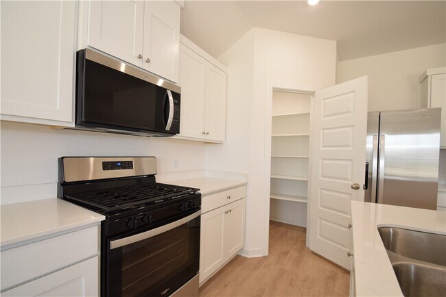 Building Photo - 572 Colorado St