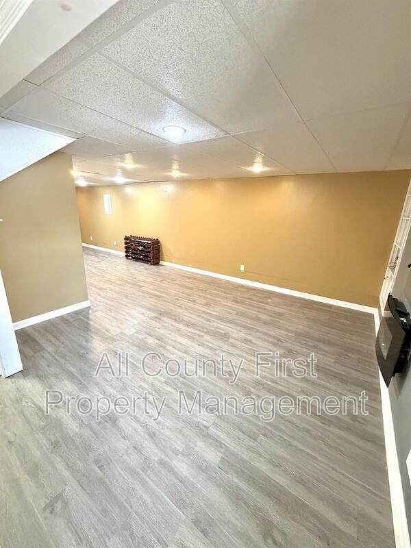 Building Photo - 5621 Shadow View Dr SW