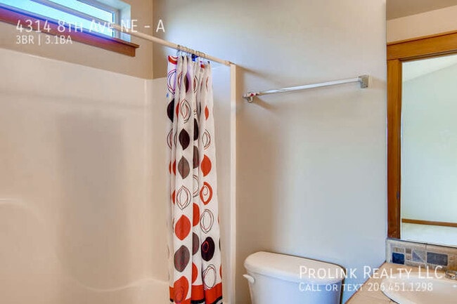 Building Photo - 4314 8th Ave NE