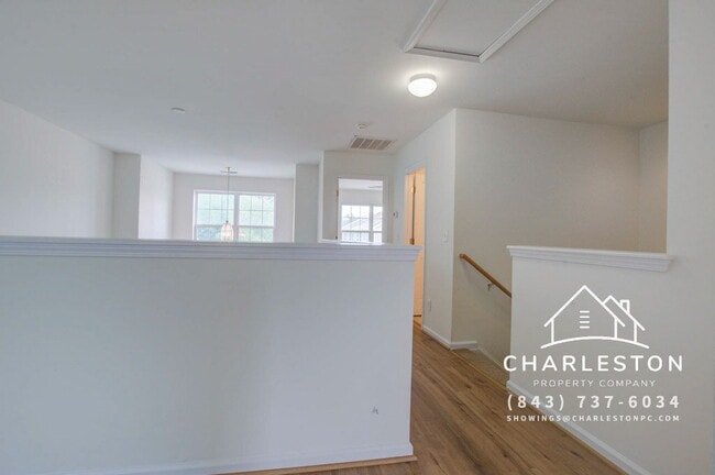 Building Photo - 2425 Scholar Ln