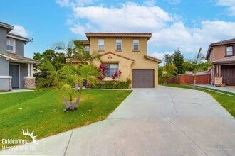 Building Photo - Stunning  5Bdm 3.5Ba  Home with Private Backyard in Prime Location of Oceanside!
