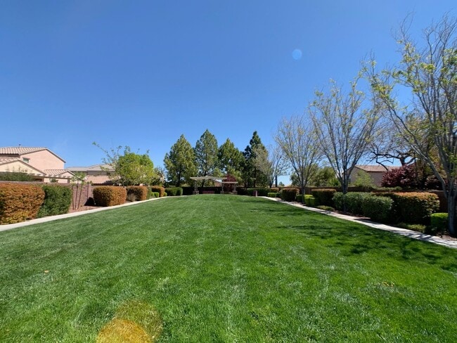 Building Photo - Single Story 2 bedroom 2 bath Home in Summ...
