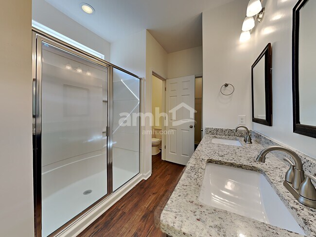 Building Photo - 391 Southwilde Way