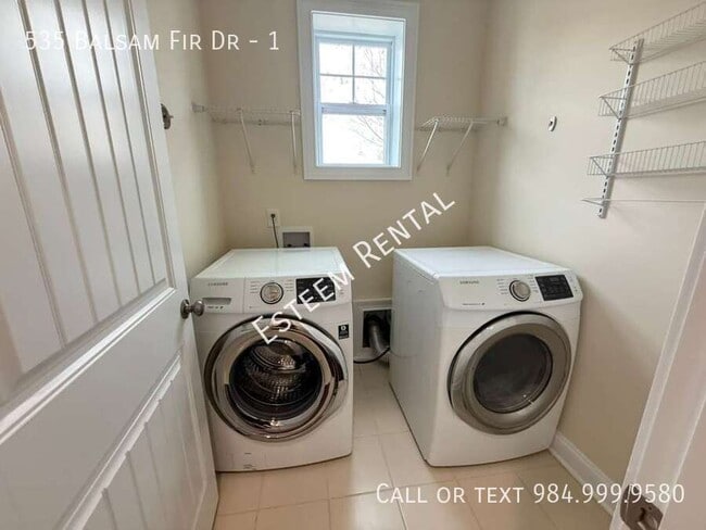 Building Photo - 535 Balsam Fir Dr