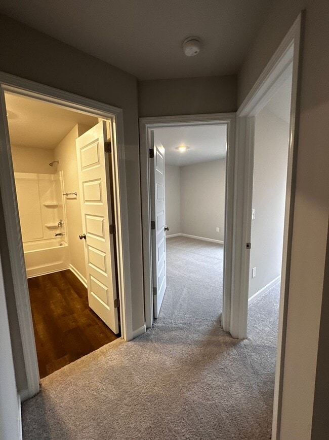 Building Photo - 2025 Townhome for Rent!