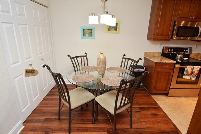 Building Photo - 10263 Gandy Blvd N