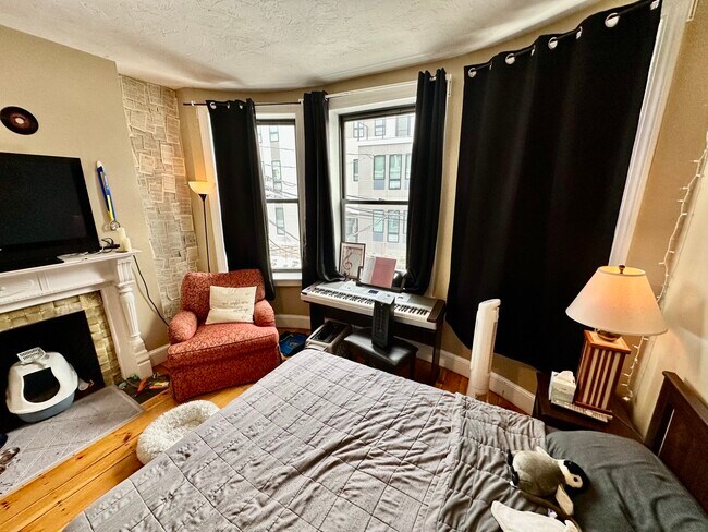 Building Photo - 17 Highgate St