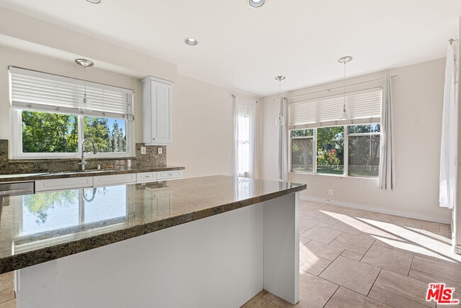 Building Photo - 24310 Belford Ct