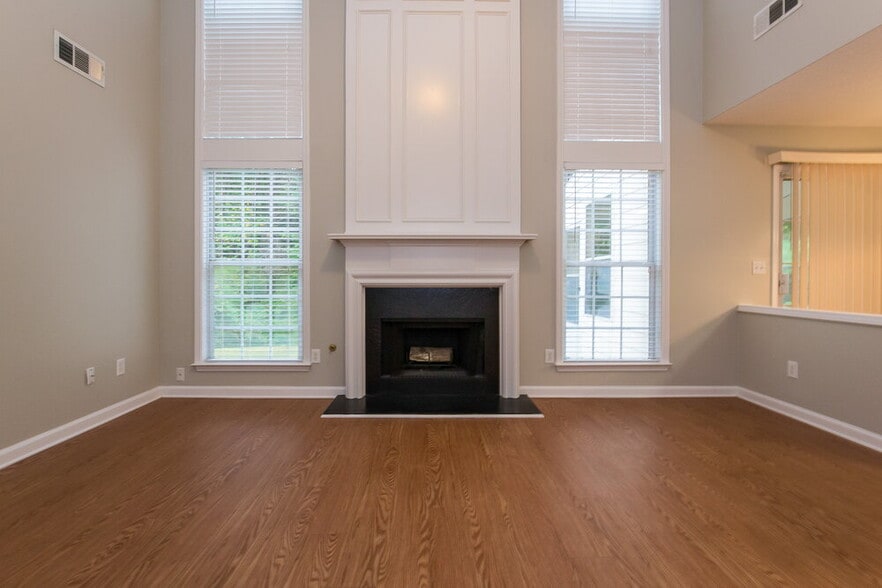 Building Photo - 4110 Glenaire Way NW