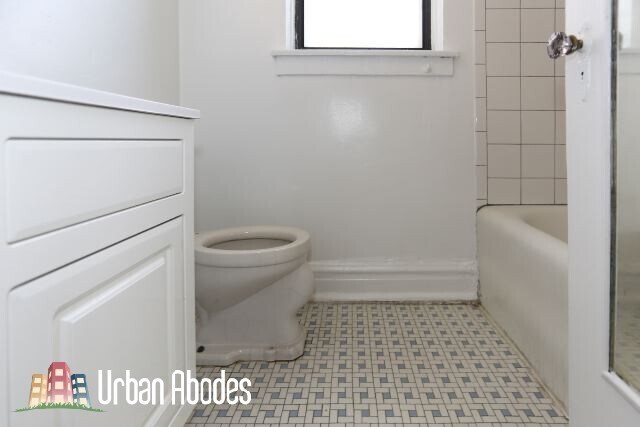 Building Photo - 4823 N Damen Ave