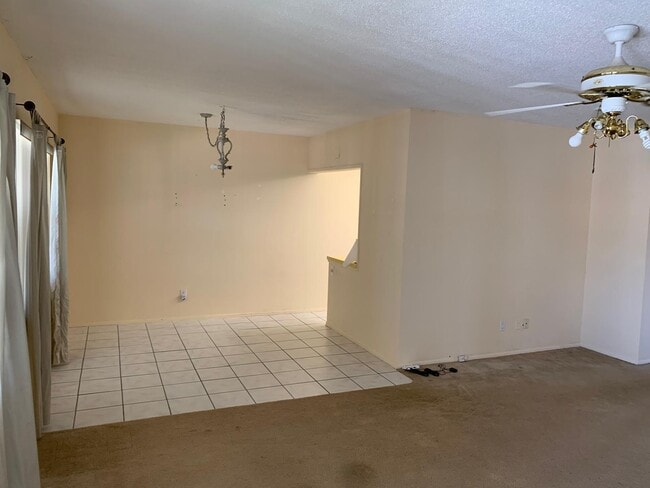 Building Photo - 2453 NE 51st St