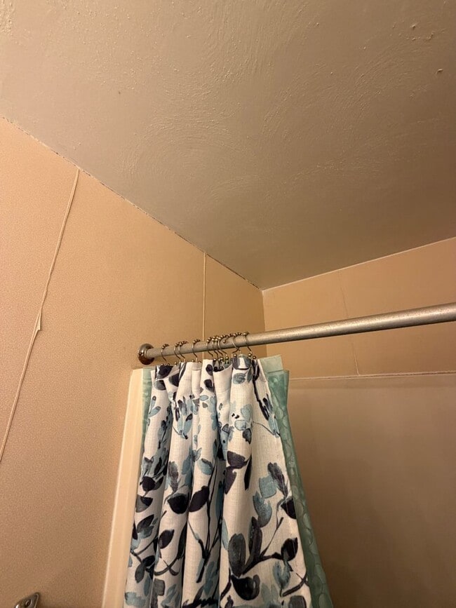 Building Photo - Convenient Condo Near Virginia Tech