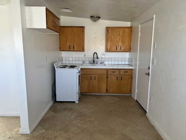 Kitchen - 7444 Borrego Trl