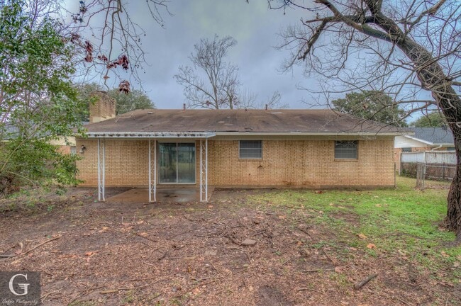 Building Photo - $500 Off 1st Month Special