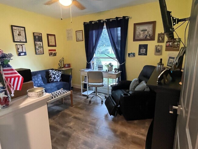 Building Photo - Shelby Twp Custom Ranch- 3 Bedrooms, 2 Bat...