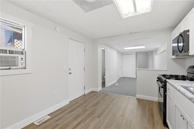 Building Photo - 415 Carothers Ave