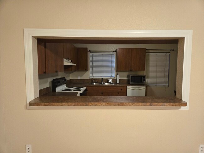 Building Photo - 1708