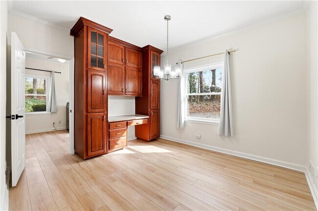 Building Photo - 125 River Park Dr