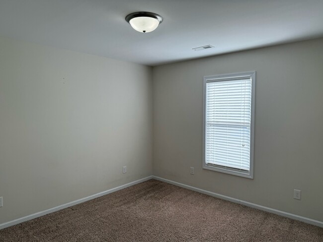 Building Photo - 207 Craftsman Dr