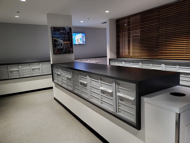 Building Photo - 235 W Van Buren St