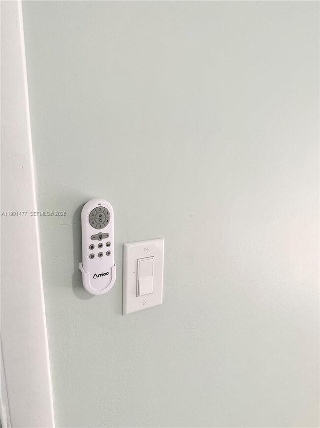 Building Photo - 804 SW 73rd Ave