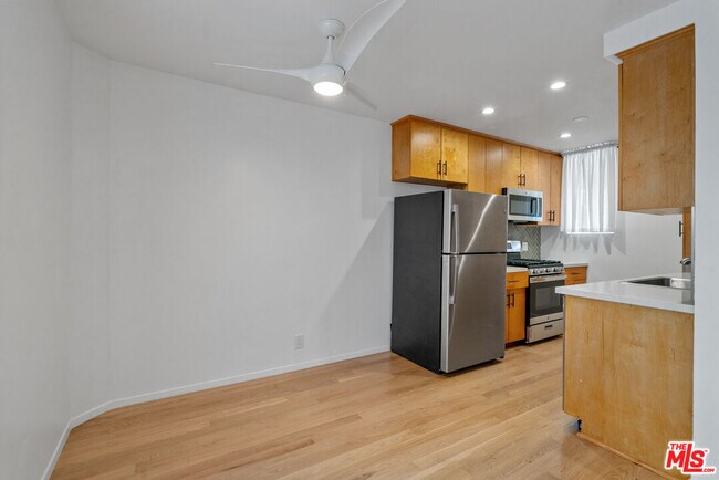 Building Photo - 5468 Blackwelder St