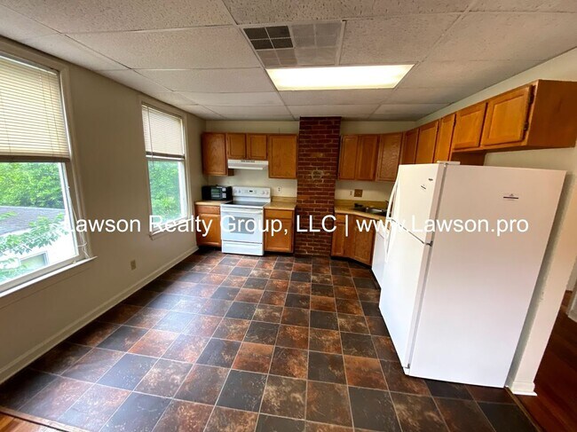 Building Photo - 1415 Clarke Ave SW