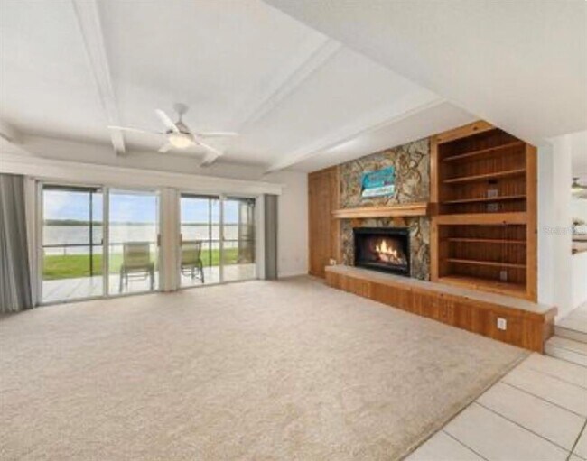 Building Photo - 115 Lake Shore Dr E