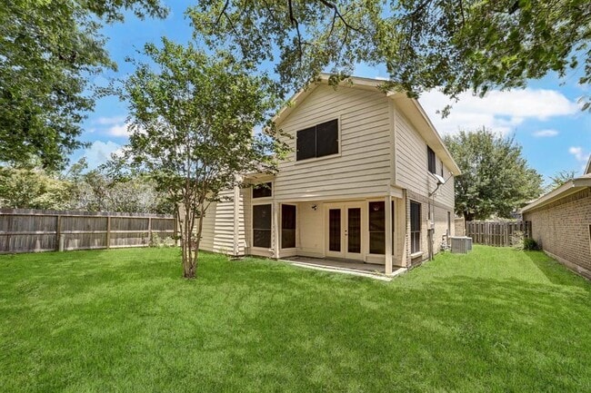 Building Photo - 3310 Meadway Dr