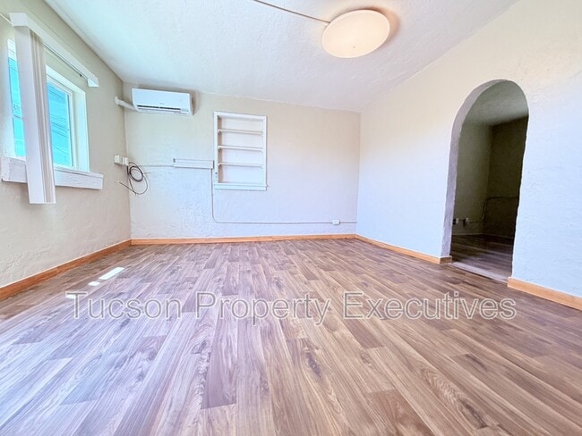 Building Photo - 234 E 32nd St