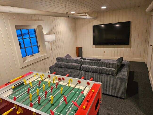 Building Photo - 15 Lake Ave