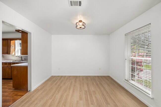 Building Photo - 1030 Lehman St