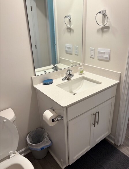 Building Photo - 3903 Falcon Ct